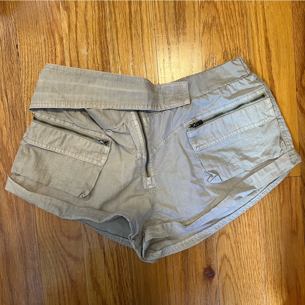 FP Movement by Free People In The Lead Light Green Hiking Shorts Size S NWOT - Picture 2 of 3
